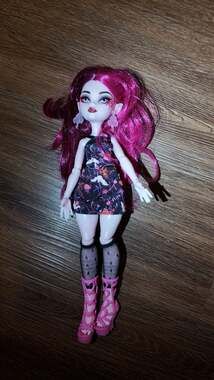 Monster High Draculaura Generation 3 (G3) Fashion Doll – 10" Used